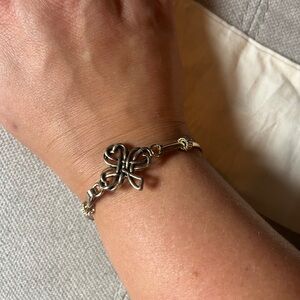 Gold Clover Knot Bracelet